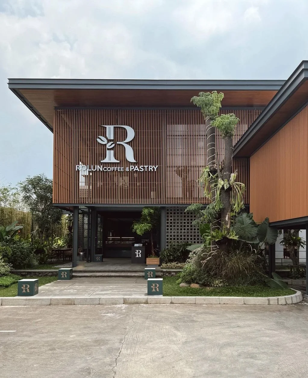 Rolun Coffee Bojongsoang Bandung Menu & Lokasi Terbaru Rolun Coffee Bojongsoang Bandung Menu & Lokasi Terbaru