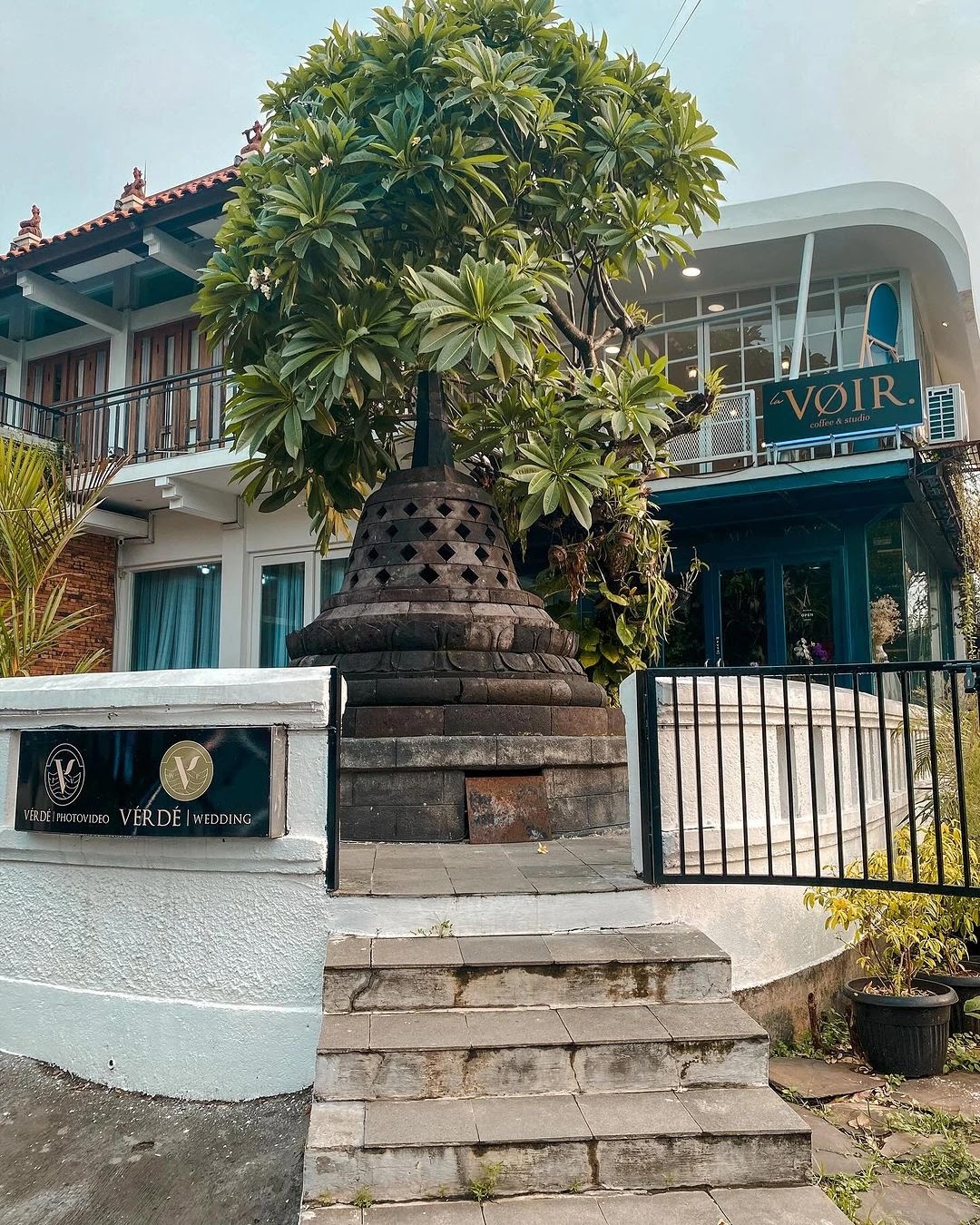 La Voir Coffee & Studio Tangerang Jam Buka, Menu & Lokasi La Voir Coffee & Studio Tangerang Jam Buka, Menu & Lokasi