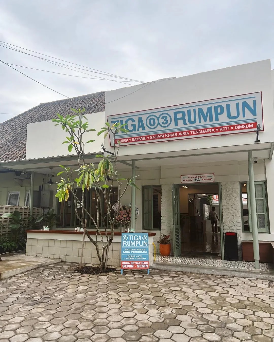 Tiga Rumpun Bandung Daftar Menu & Jam Buka Tiga Rumpun Bandung Daftar Menu & Jam Buka