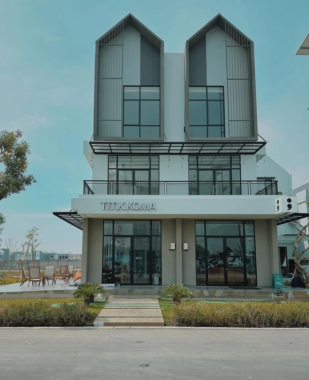 Titik Koma Grand Eastern Surabaya Daftar Menu & Lokasi Titik Koma Grand Eastern Surabaya Daftar Menu & Lokasi