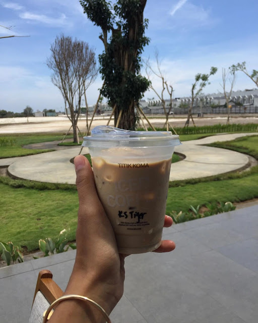 Menu di Titik Koma Grand Eastern Menu di Titik Koma Grand Eastern