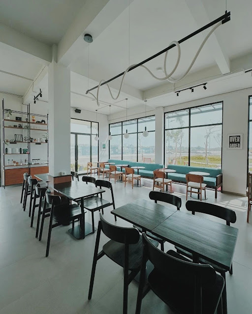 Titik Koma Grand Eastern Surabaya Titik Koma Grand Eastern Surabaya