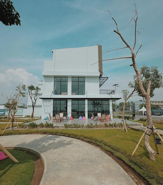 Titik Koma Grand Eastern Sukolilo Titik Koma Grand Eastern Sukolilo